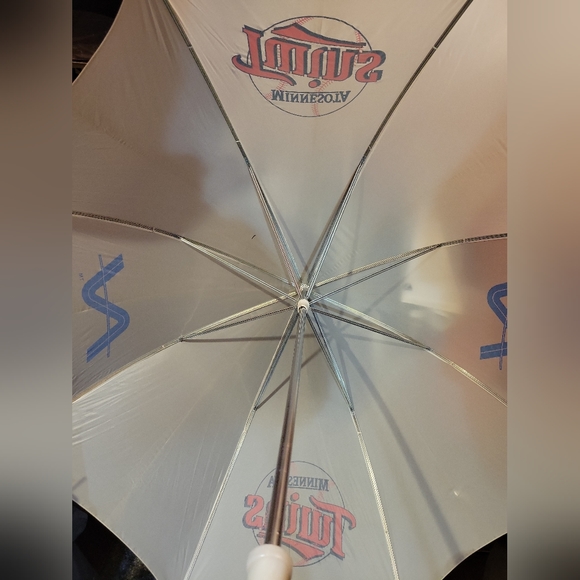 Vintage Minnesota twins umbrella - Picture 6 of 7
